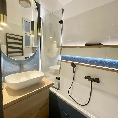 Hollan I 3bdr I 2bathr I Freeparking شقة