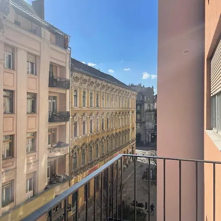 Hollan I 3bdr I 2bathr I Freeparking شقة