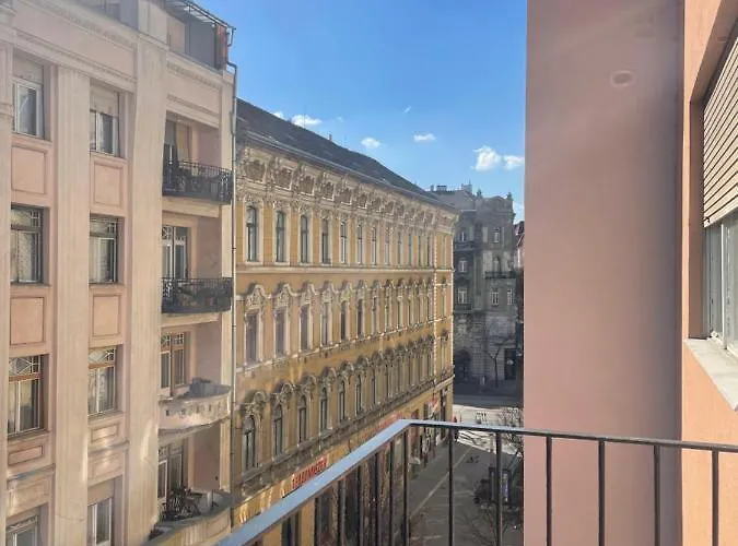 Hollan I 3bdr I 2bathr I Freeparking Apartament