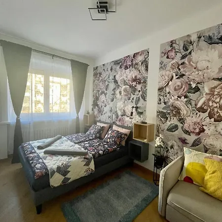 Brand New #hollan#3bedr#2bathr#freeparking * Budapešť